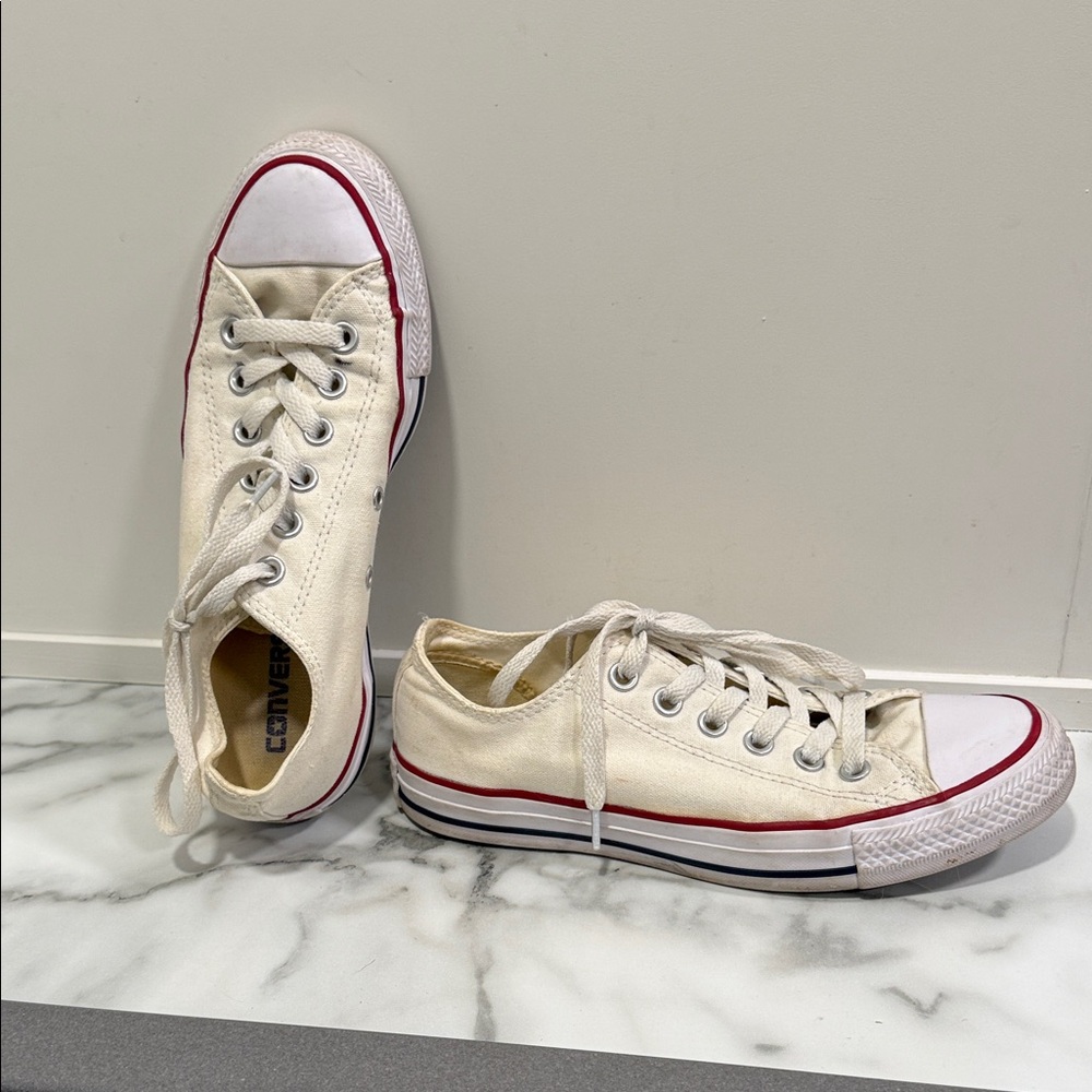 Women’s Converse Chuck Taylor All Star Low Top Size 7